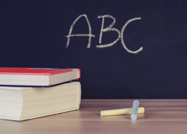 Abc books chalk chalkboard 265076 1 600x428
