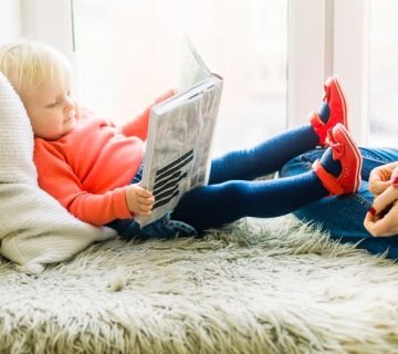 Toddler reading book 1257105 360x320
